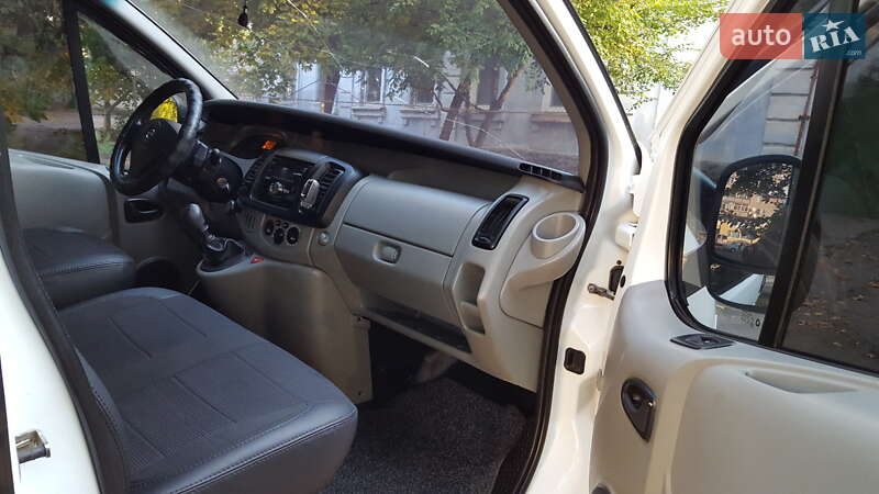 Минивэн Opel Vivaro 2009 в Николаеве