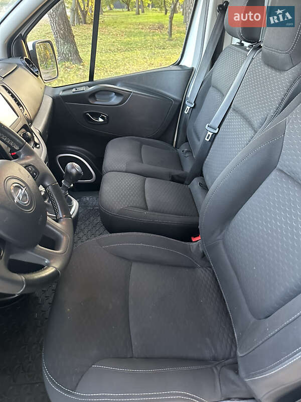 Вантажний фургон Opel Vivaro 2016 в Борисполі