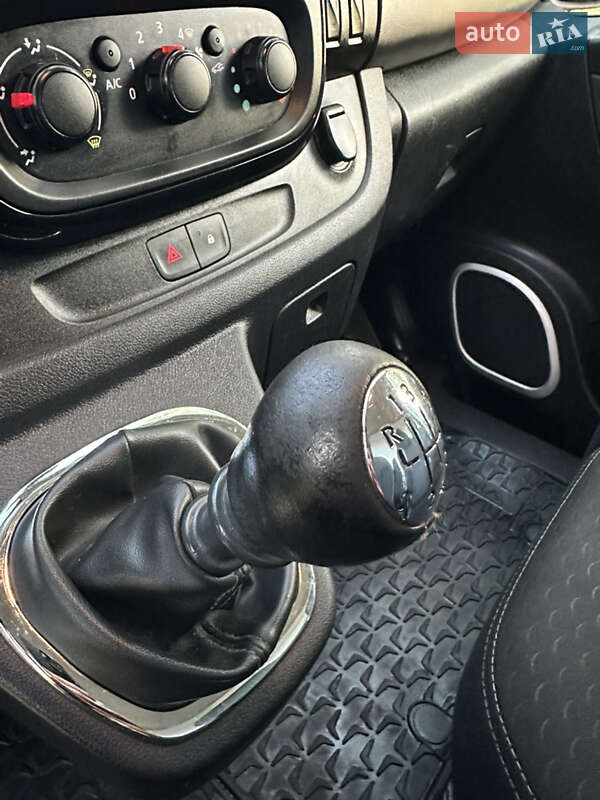 Вантажний фургон Opel Vivaro 2016 в Борисполі