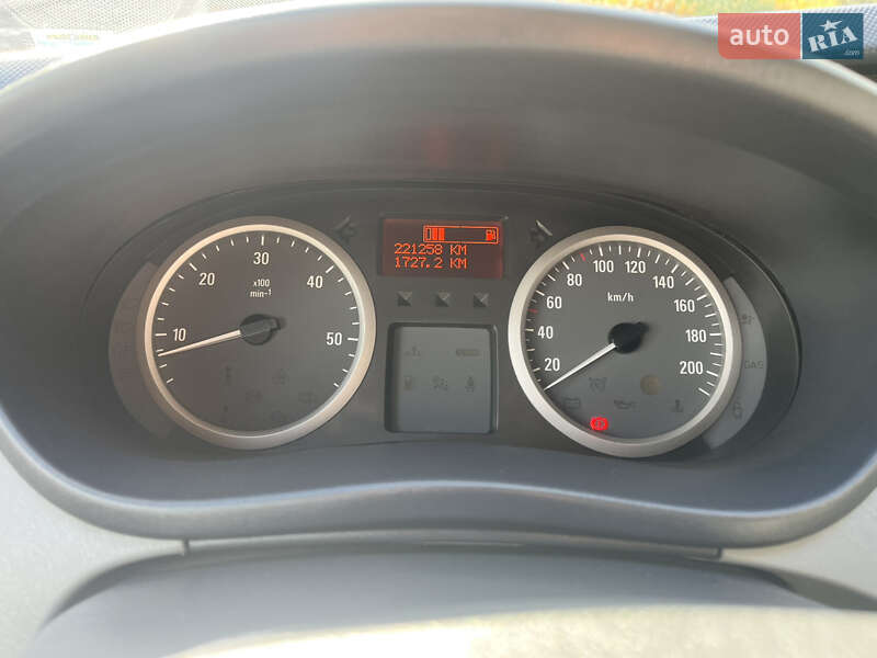 Минивэн Opel Vivaro 2013 в Луцке