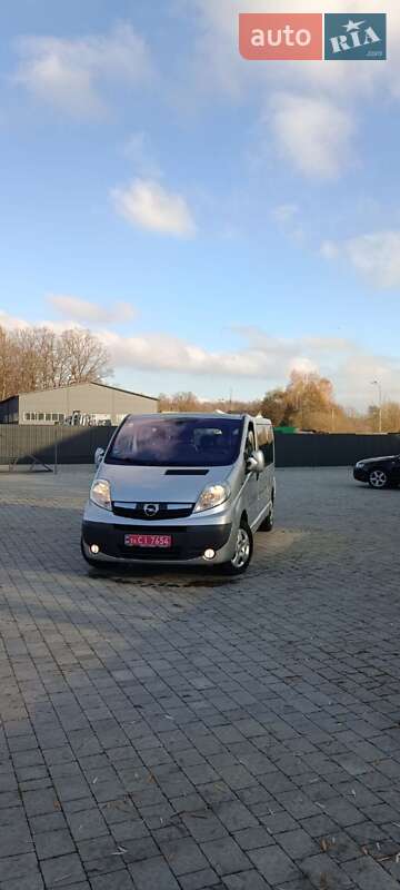 Минивэн Opel Vivaro 2013 в Бартатовом