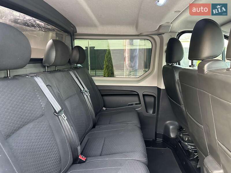 Минивэн Opel Vivaro 2015 в Луцке