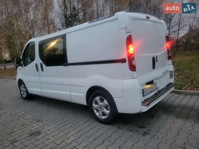 Минивэн Opel Vivaro 2012 в Хмельницком
