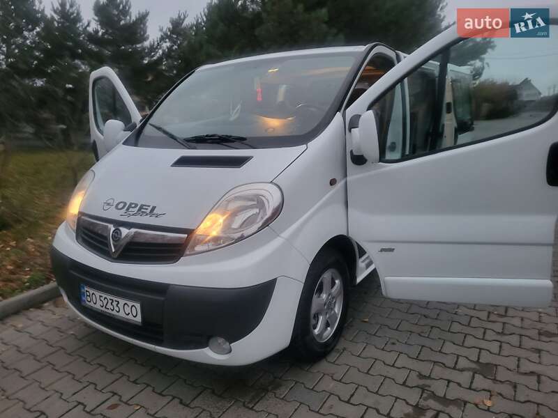 Минивэн Opel Vivaro 2012 в Хмельницком