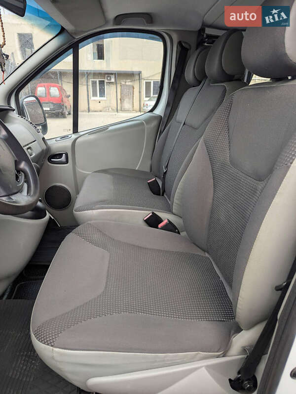 Минивэн Opel Vivaro 2008 в Южном фото 8 Минивэн Opel Vivaro 2008 в Южном