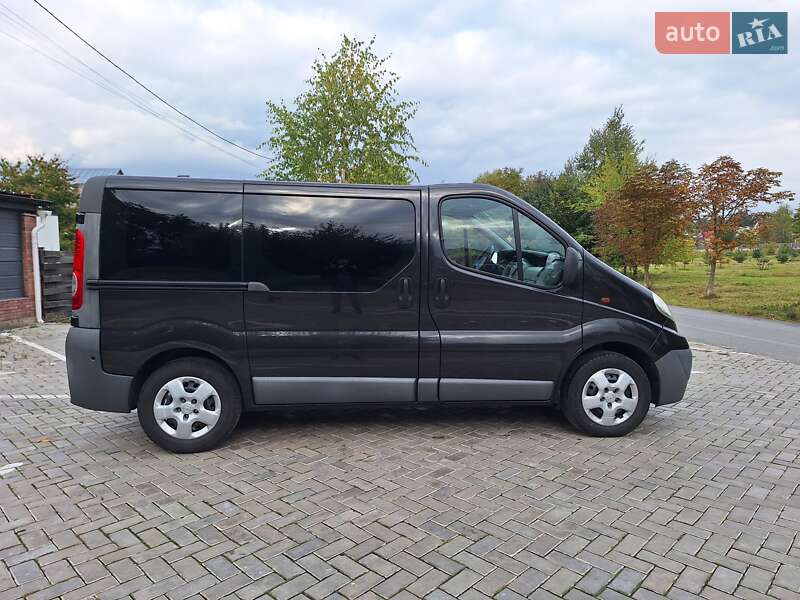 Мінівен Opel Vivaro 2010 в Києві