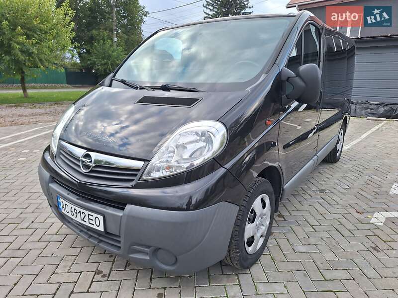 Мінівен Opel Vivaro 2010 в Києві