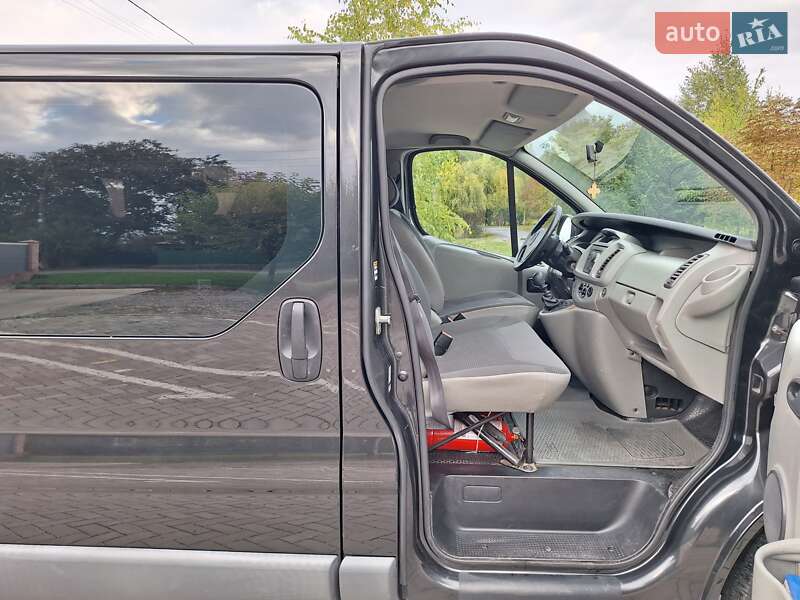 Мінівен Opel Vivaro 2010 в Києві