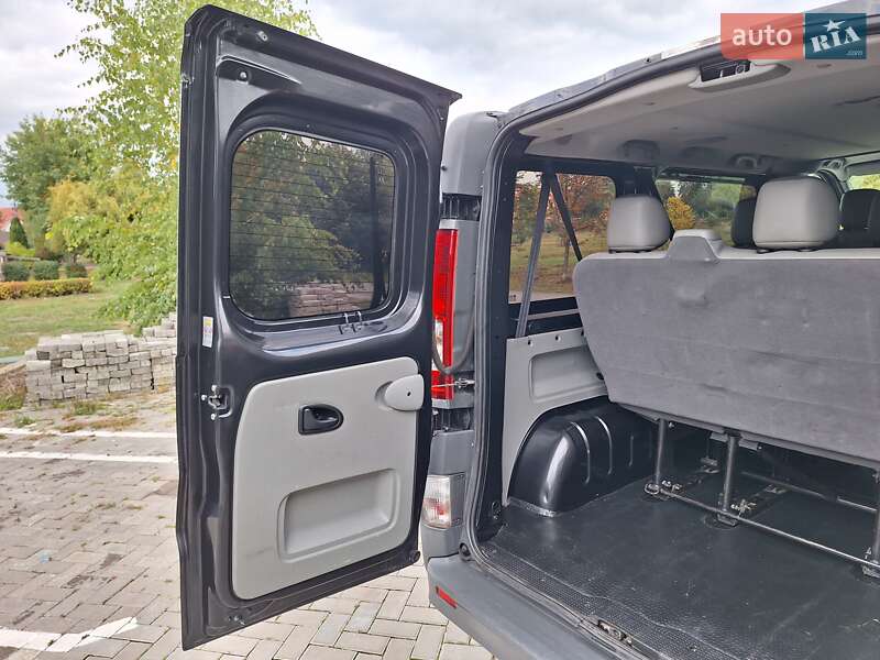 Мінівен Opel Vivaro 2010 в Києві