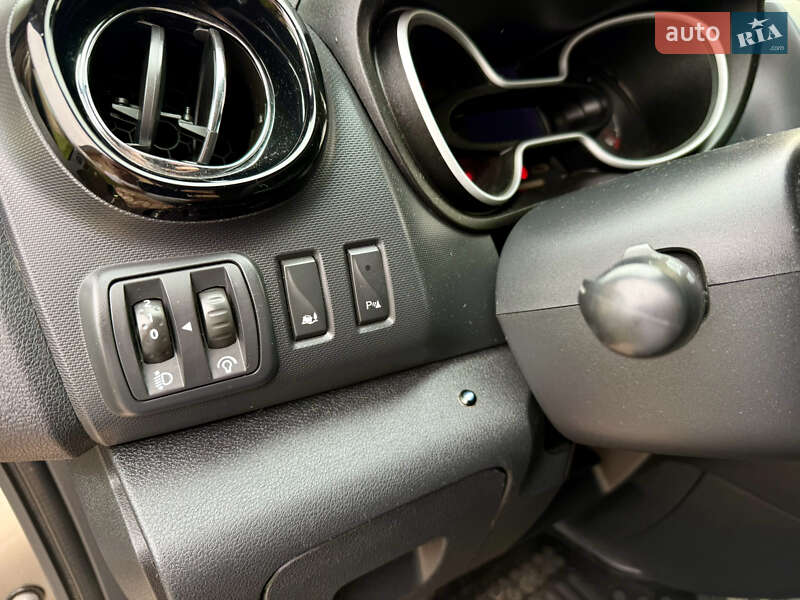 Минивэн Opel Vivaro 2015 в Черновцах фото 4 Минивэн Opel Vivaro 2015 в Черновцах