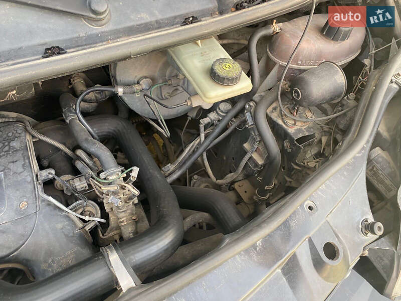 Минивэн Opel Vivaro 2004 в Ужгороде