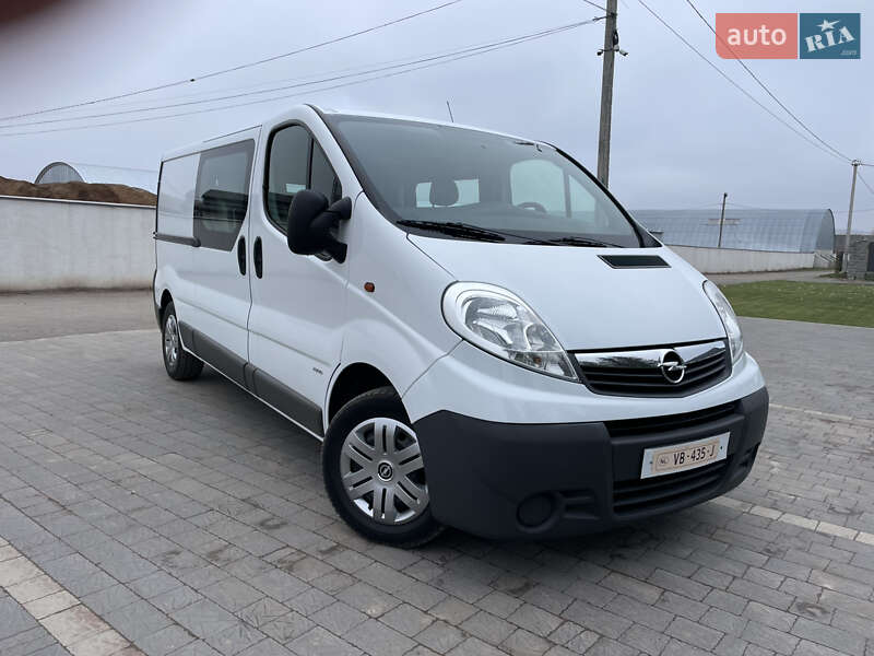 Мінівен Opel Vivaro 2012 в Дубні