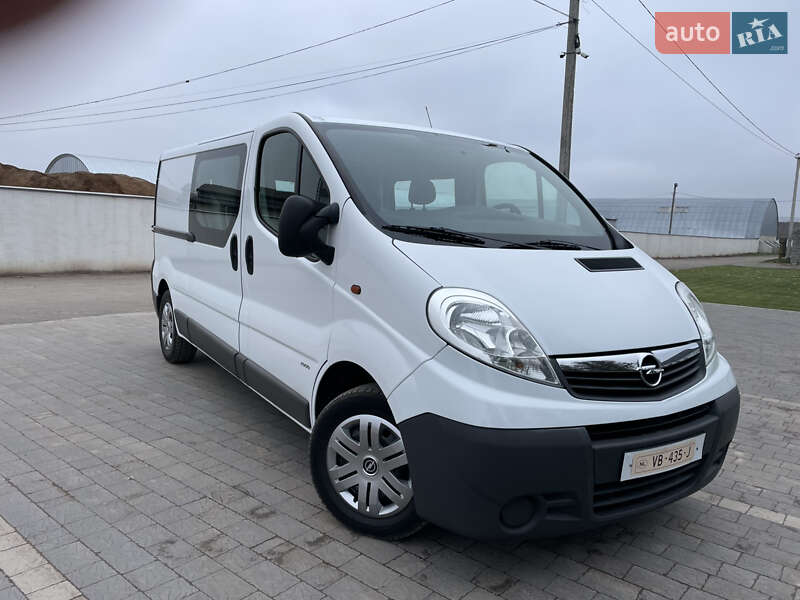 Мінівен Opel Vivaro 2012 в Дубні