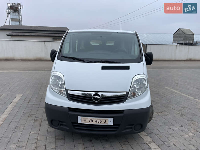 Мінівен Opel Vivaro 2012 в Дубні