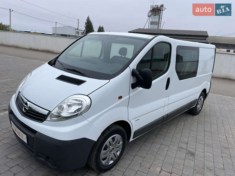 Мінівен Opel Vivaro 2012 в Дубні