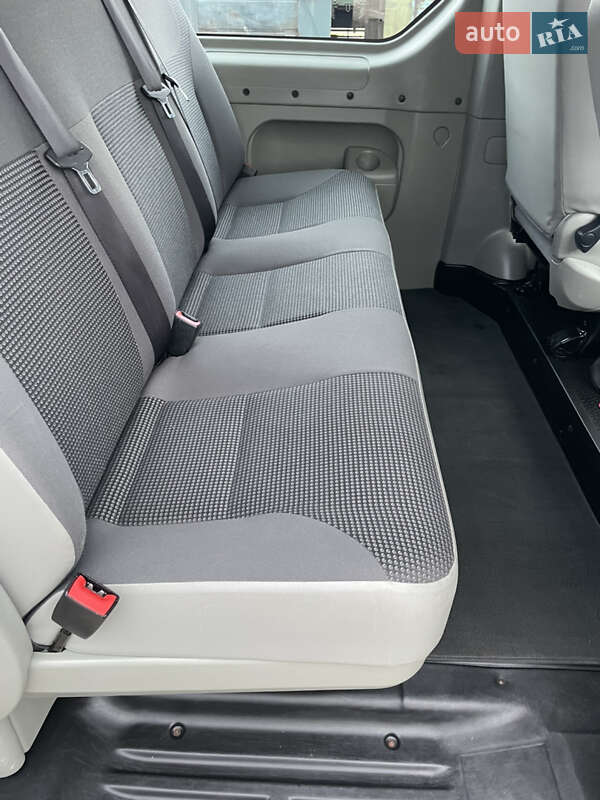 Мінівен Opel Vivaro 2012 в Дубні