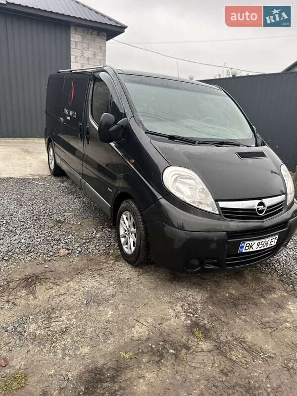 Рефрижератор Opel Vivaro 2012 в Кореці