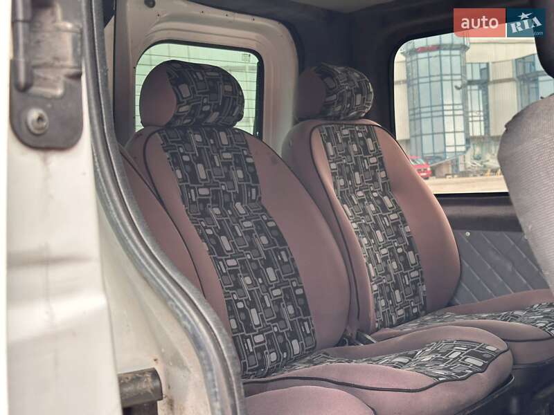 Минивэн Opel Vivaro 2002 в Черновцах