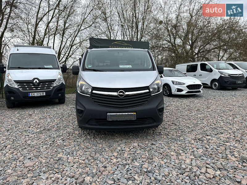 Вантажний фургон Opel Vivaro 2017 в Рівному