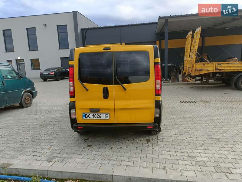 Минивэн Opel Vivaro 2004 в Самборе