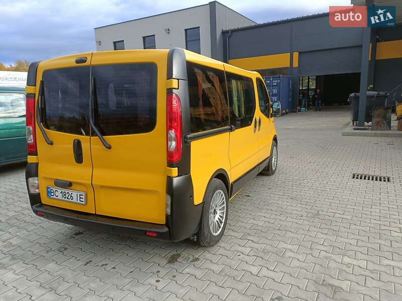 Минивэн Opel Vivaro 2004 в Самборе