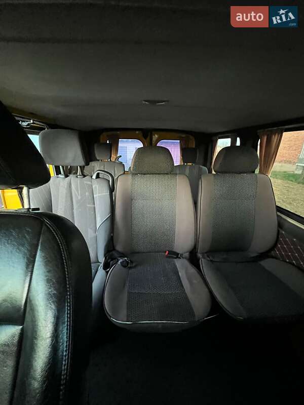 Минивэн Opel Vivaro 2004 в Самборе