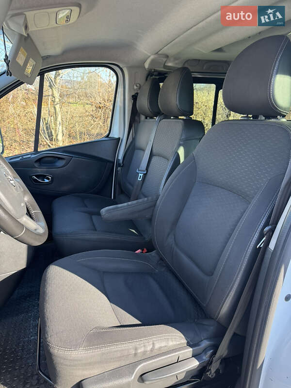 Минивэн Opel Vivaro 2017 в Черновцах