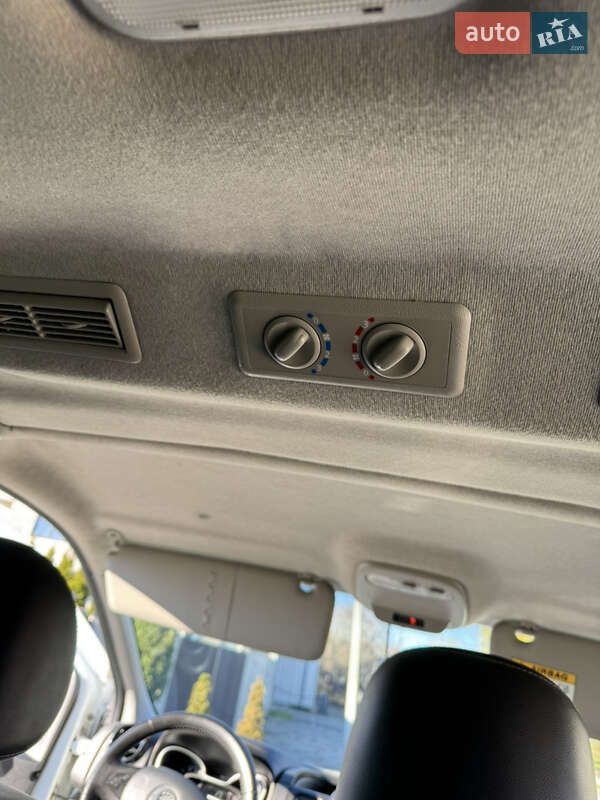 Минивэн Opel Vivaro 2017 в Черновцах