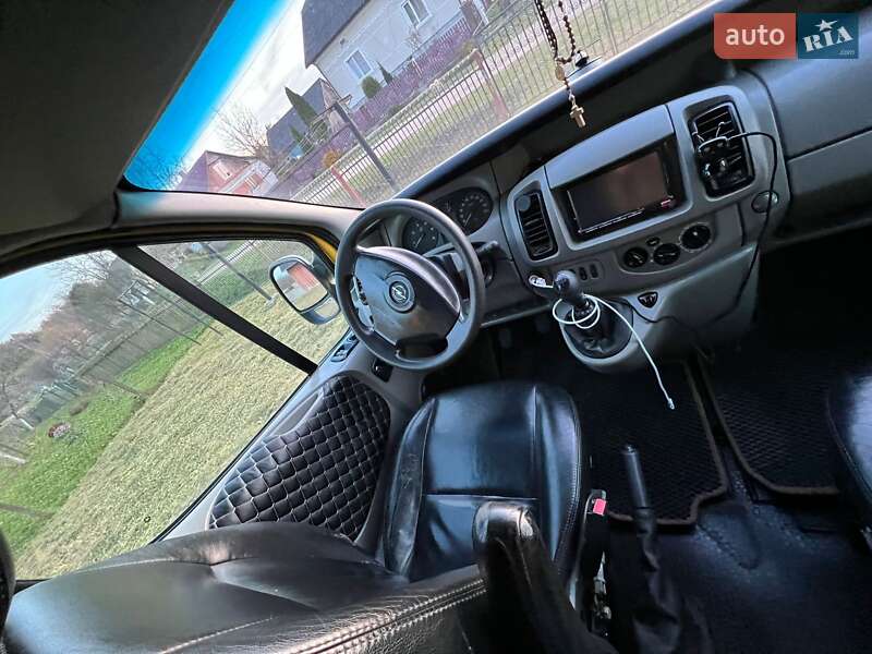 Минивэн Opel Vivaro 2004 в Самборе