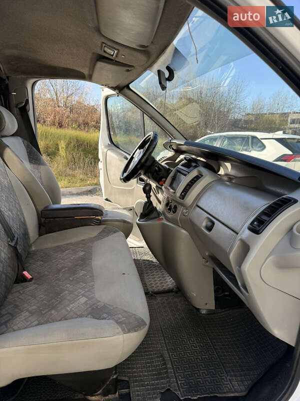 Минивэн Opel Vivaro 2005 в Новояворовске фото 11 Минивэн Opel Vivaro 2005 в Новояворовске