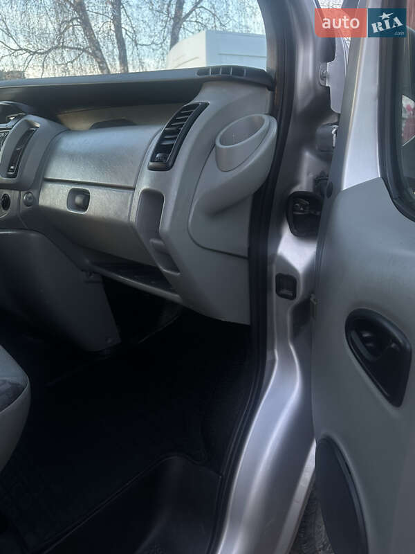 Мінівен Opel Vivaro 2003 в Ковелі