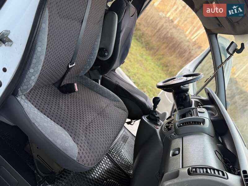 Минивэн Opel Vivaro 2006 в Львове фото 44 Минивэн Opel Vivaro 2006 в Львове