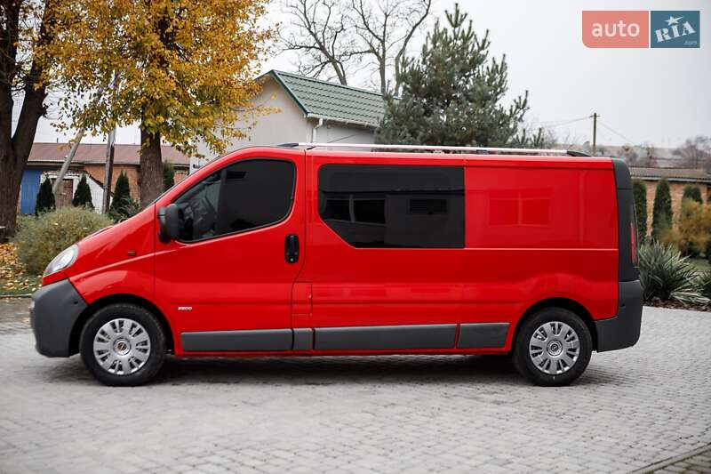 Минивэн Opel Vivaro 2004 в Баре фото 5 Минивэн Opel Vivaro 2004 в Баре