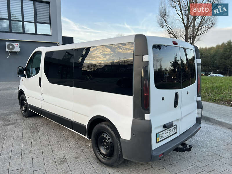 Минивэн Opel Vivaro 2004 в Новояворовске