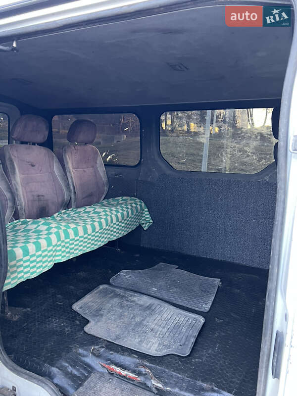 Минивэн Opel Vivaro 2004 в Новояворовске