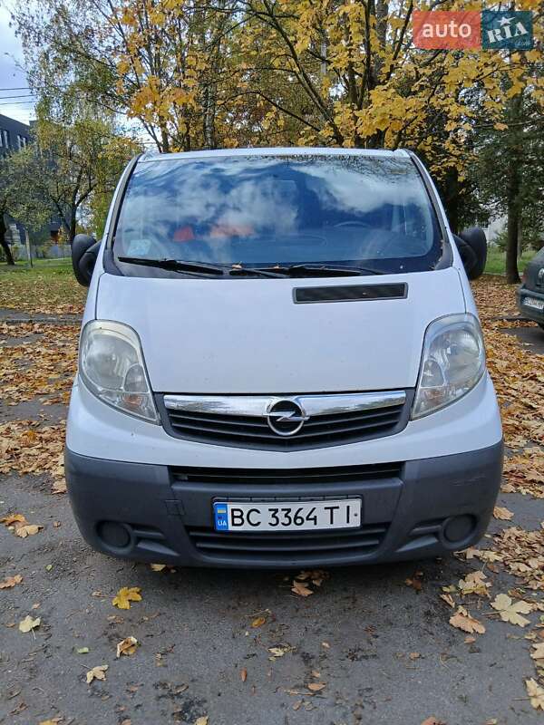 Минивэн Opel Vivaro 2007 в Новояворовске