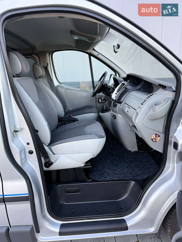 Минивэн Opel Vivaro 2014 в Ровно