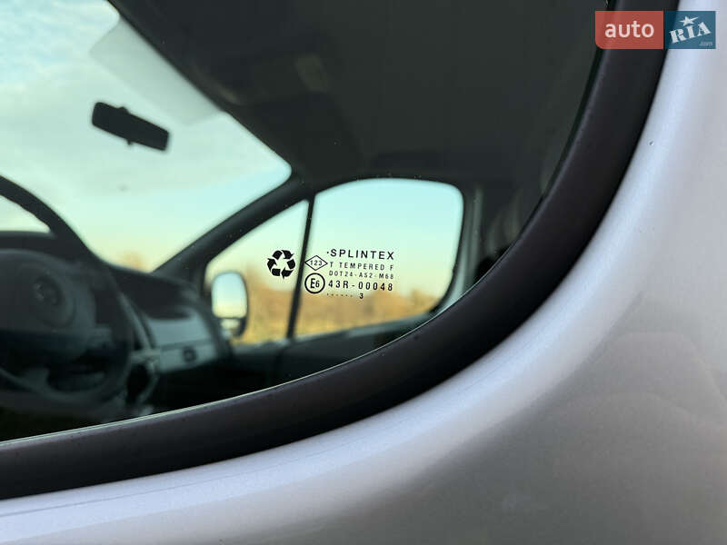 Минивэн Opel Vivaro 2013 в Ровно фото 12 Минивэн Opel Vivaro 2013 в Ровно