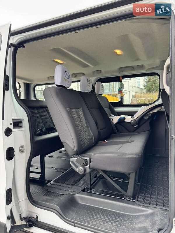 Минивэн Opel Vivaro 2015 в Львове