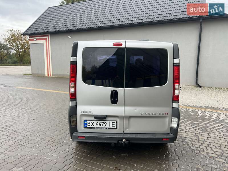 Мінівен Opel Vivaro 2011 в Чемерівцях