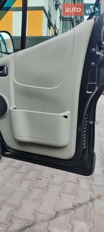 Вантажний фургон Opel Vivaro 2012 в Києві