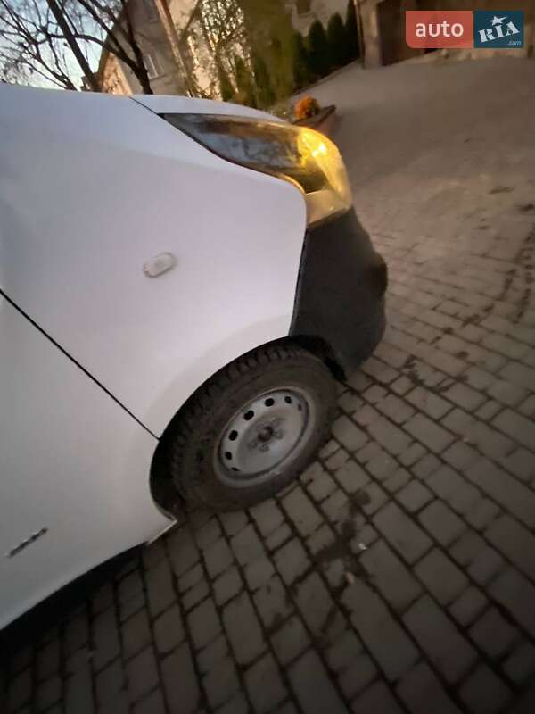 Інші вантажівки Opel Vivaro 2015 в Львові