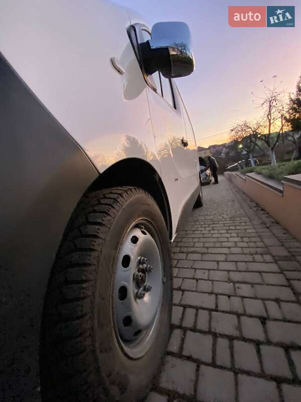 Інші вантажівки Opel Vivaro 2015 в Львові