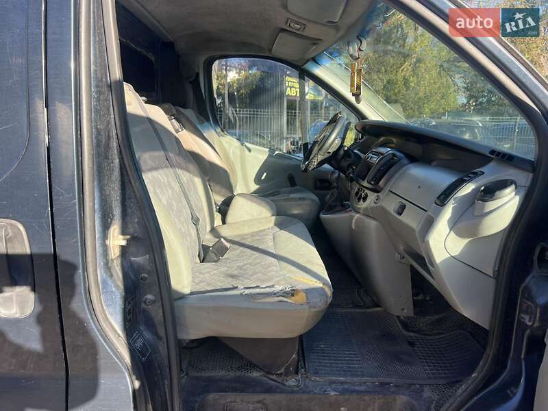 Вантажний фургон Opel Vivaro 2001 в Заліщиках