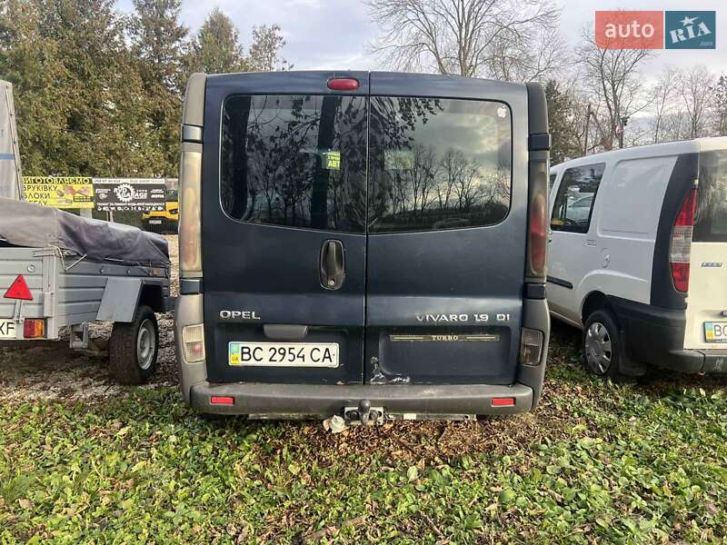 Вантажний фургон Opel Vivaro 2001 в Заліщиках