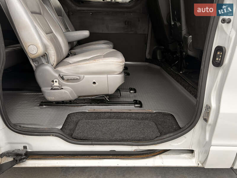 Минивэн Opel Vivaro 2015 в Киеве