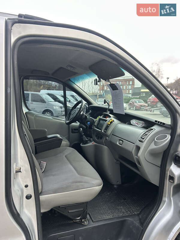 Минивэн Opel Vivaro 2007 в Черновцах