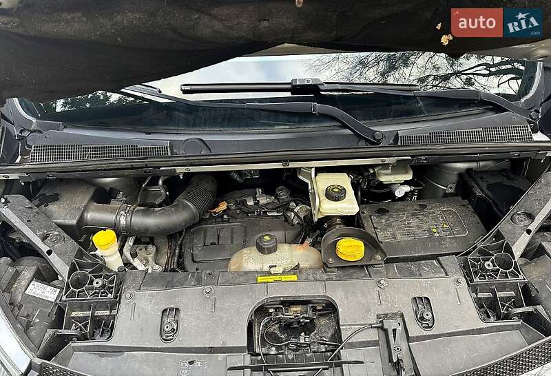 Грузопассажирский фургон Opel Vivaro 2014 в Житомире