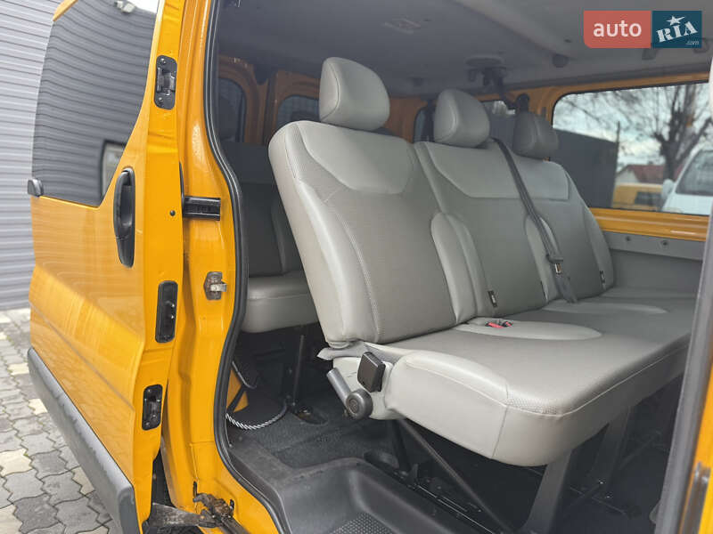 Мінівен Opel Vivaro 2014 в Чернівцях