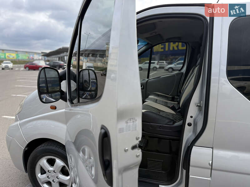 Минивэн Opel Vivaro 2009 в Виннице